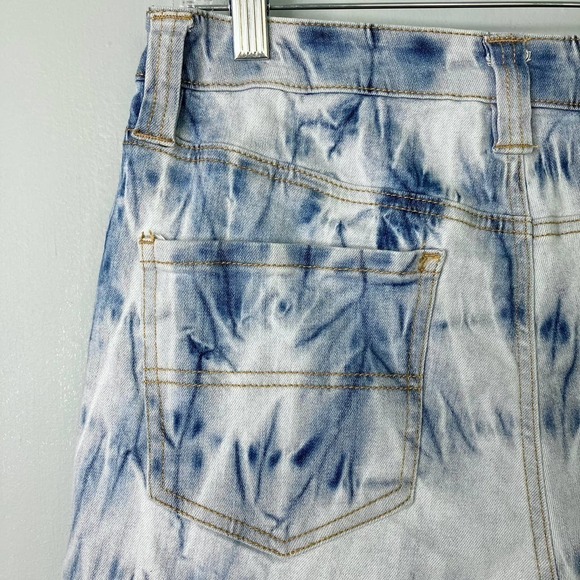 Dickies Women's Cuffed Button Fly Acid Wash Tie Dye Stretch Denim Shorts Size 7 - Picture 14 of 16